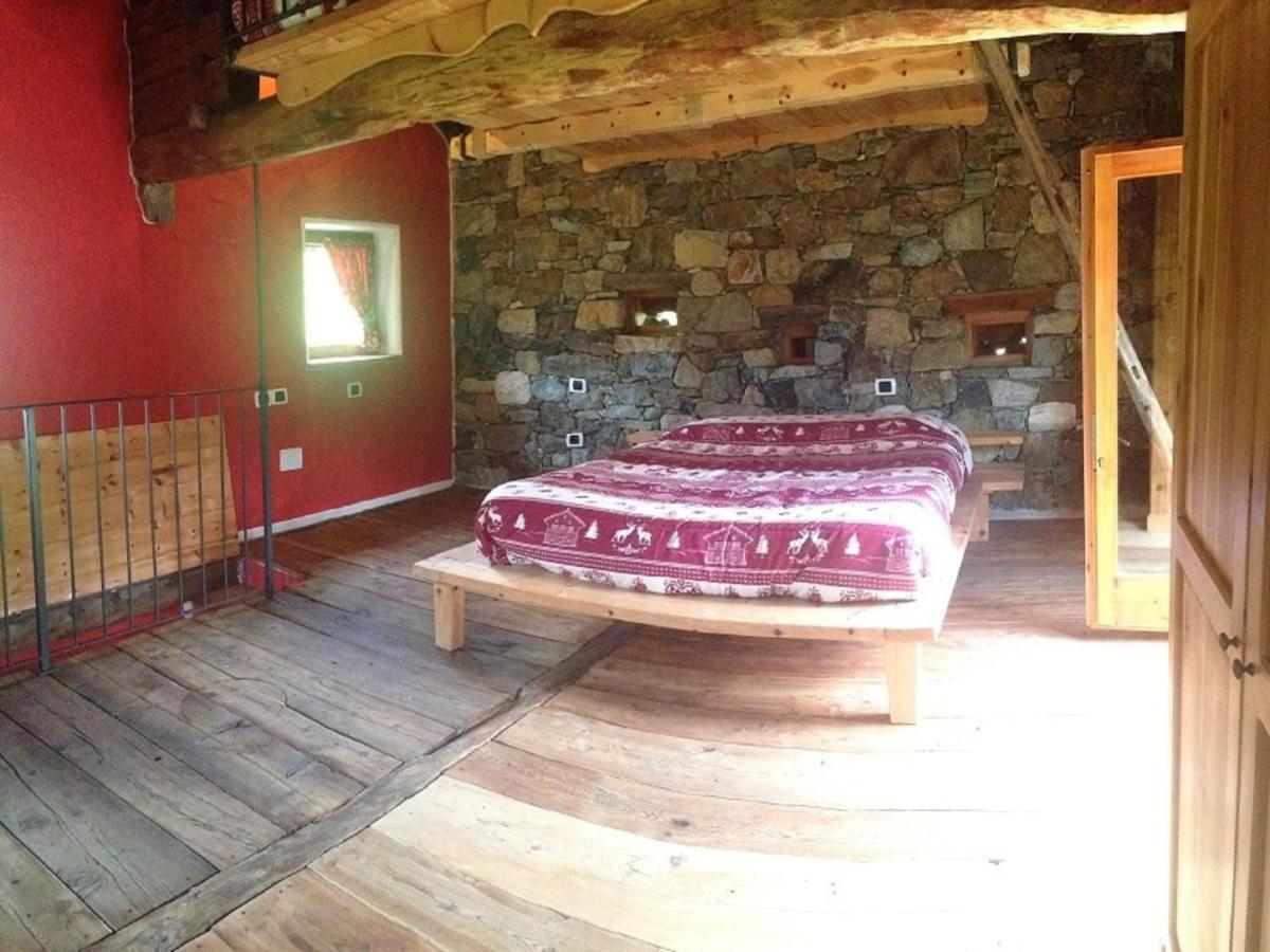 Вилла Baite Cialvrina Грессоне-Сен-Жан Экстерьер фото